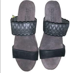 Women's Black Shadow Grey Naot Rise Comfort Wedge Sandal